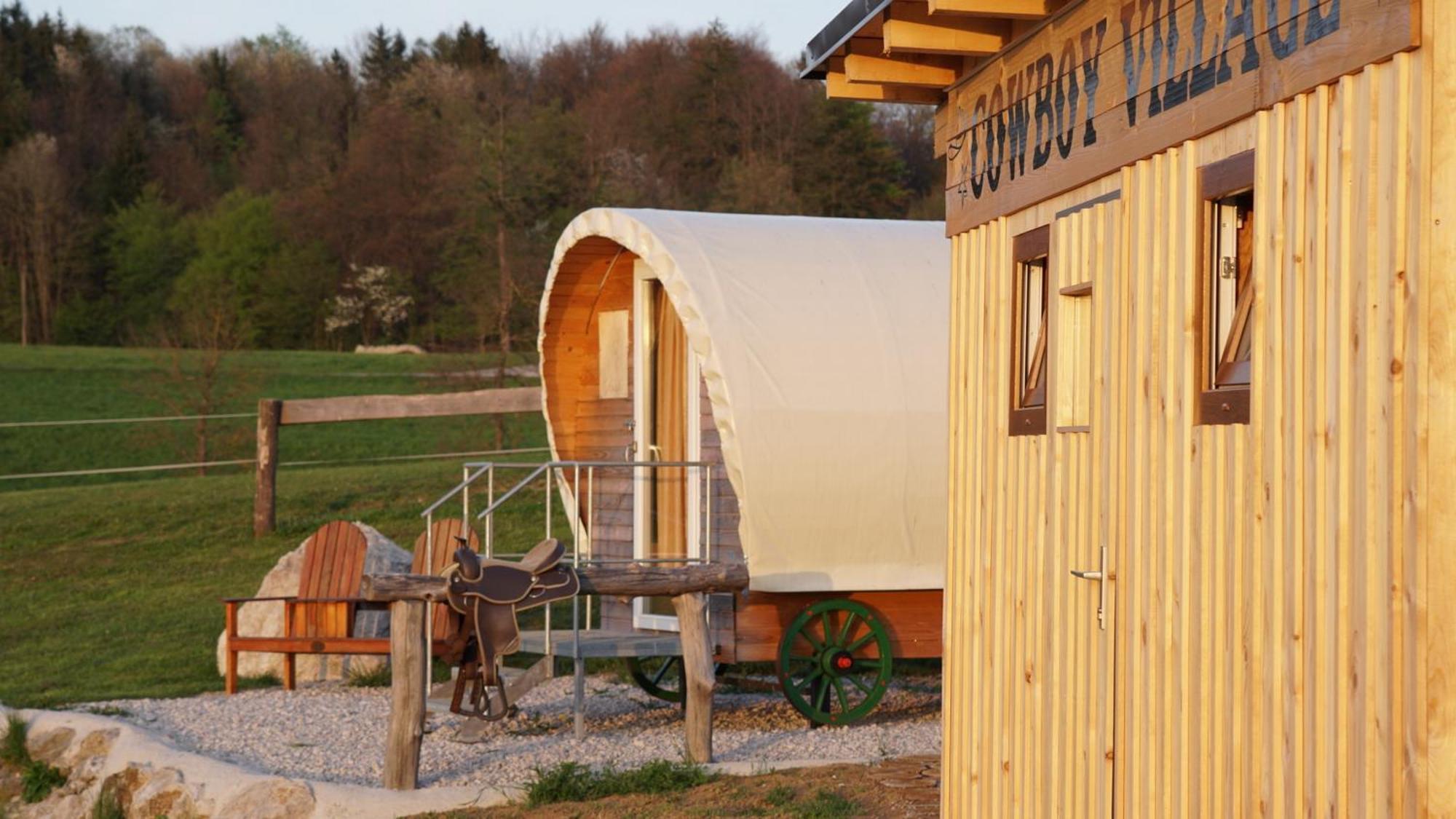 Cowboy'S Land Hotel Visnja Gora Luaran gambar