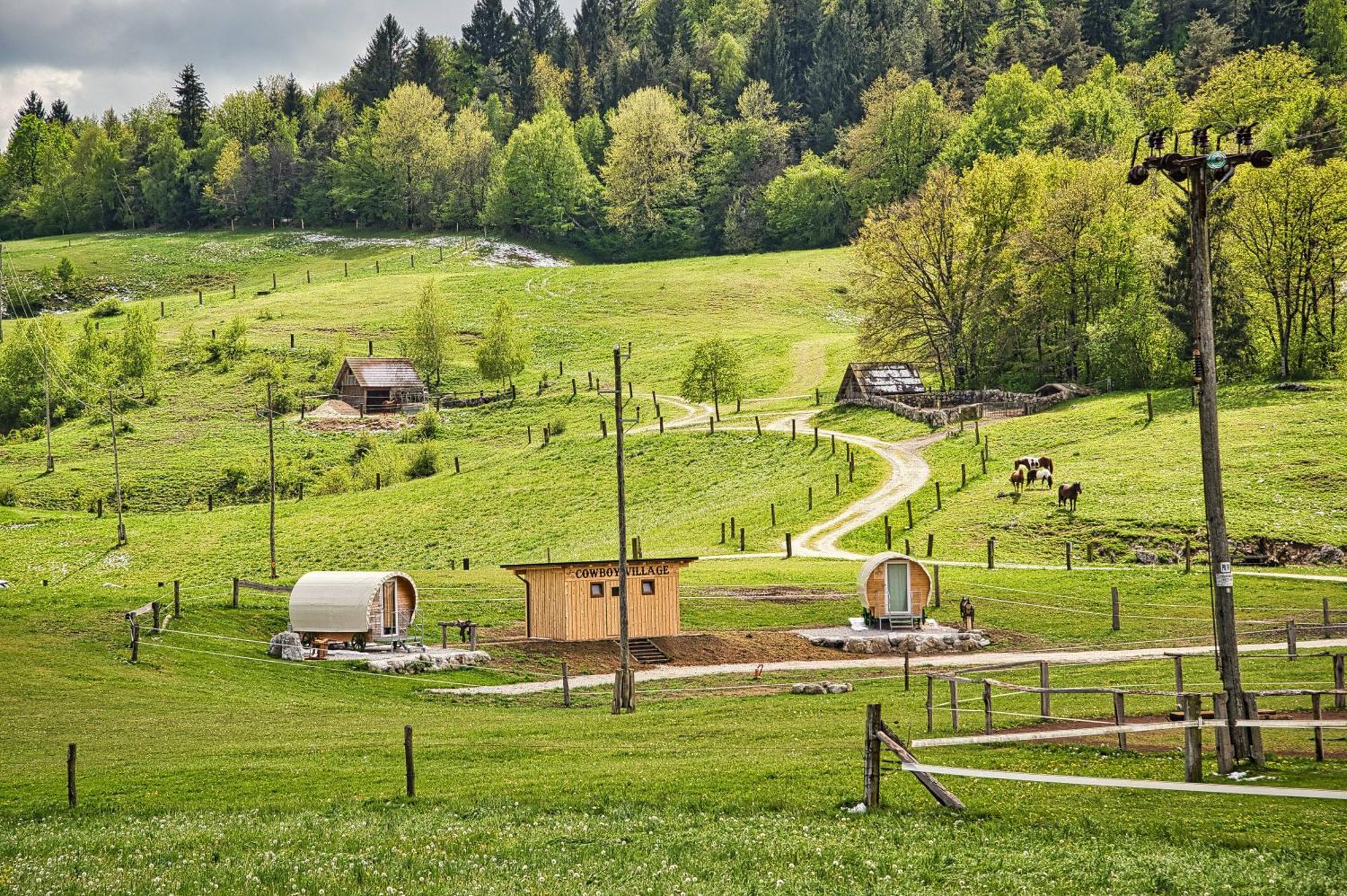 Cowboy'S Land Hotel Visnja Gora Luaran gambar