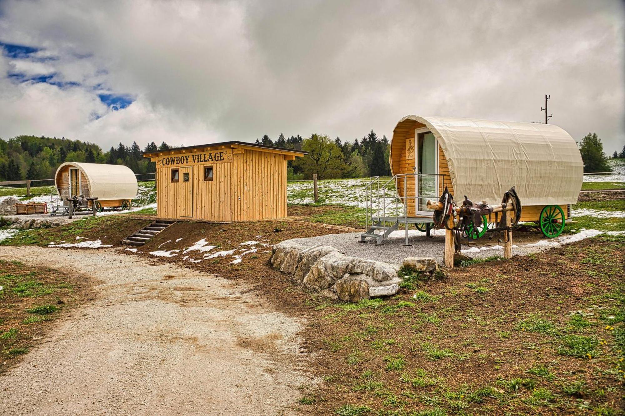 Cowboy'S Land Hotel Visnja Gora Luaran gambar